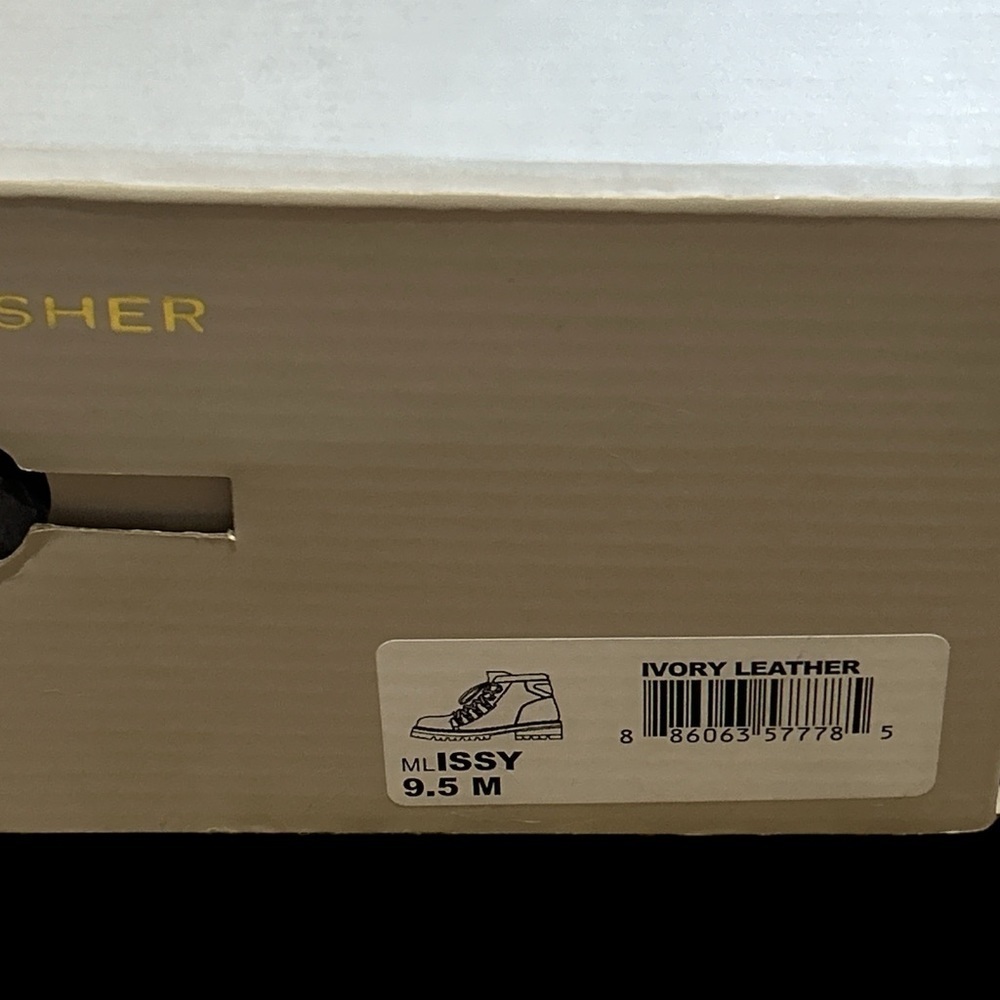 Marc Fisher LTD.
Women's Issy Hiker Boots Size 9.5 Ivory EUC in The box - Picture 7 of 8